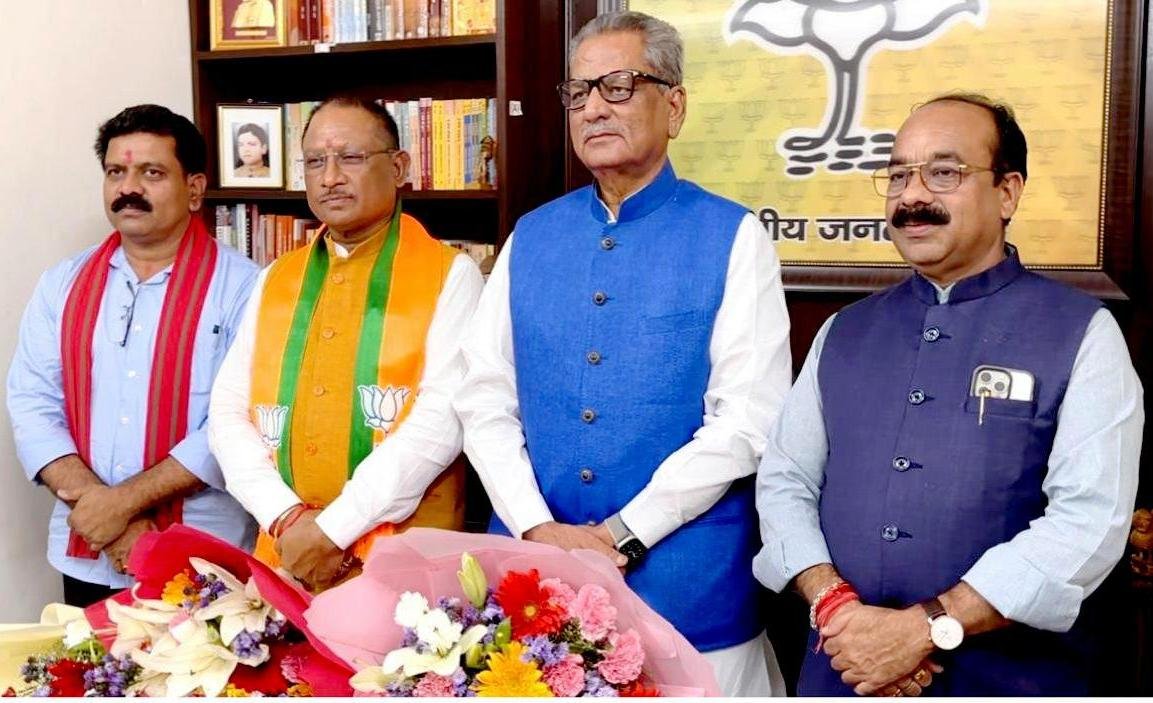 मुख्यमंत्री  विष्णुदेव साय ने सिक्किम के नव नियुक्त राज्यपाल  ओमप्रकाश माथुर को नई दिल्ली में दी बधाई