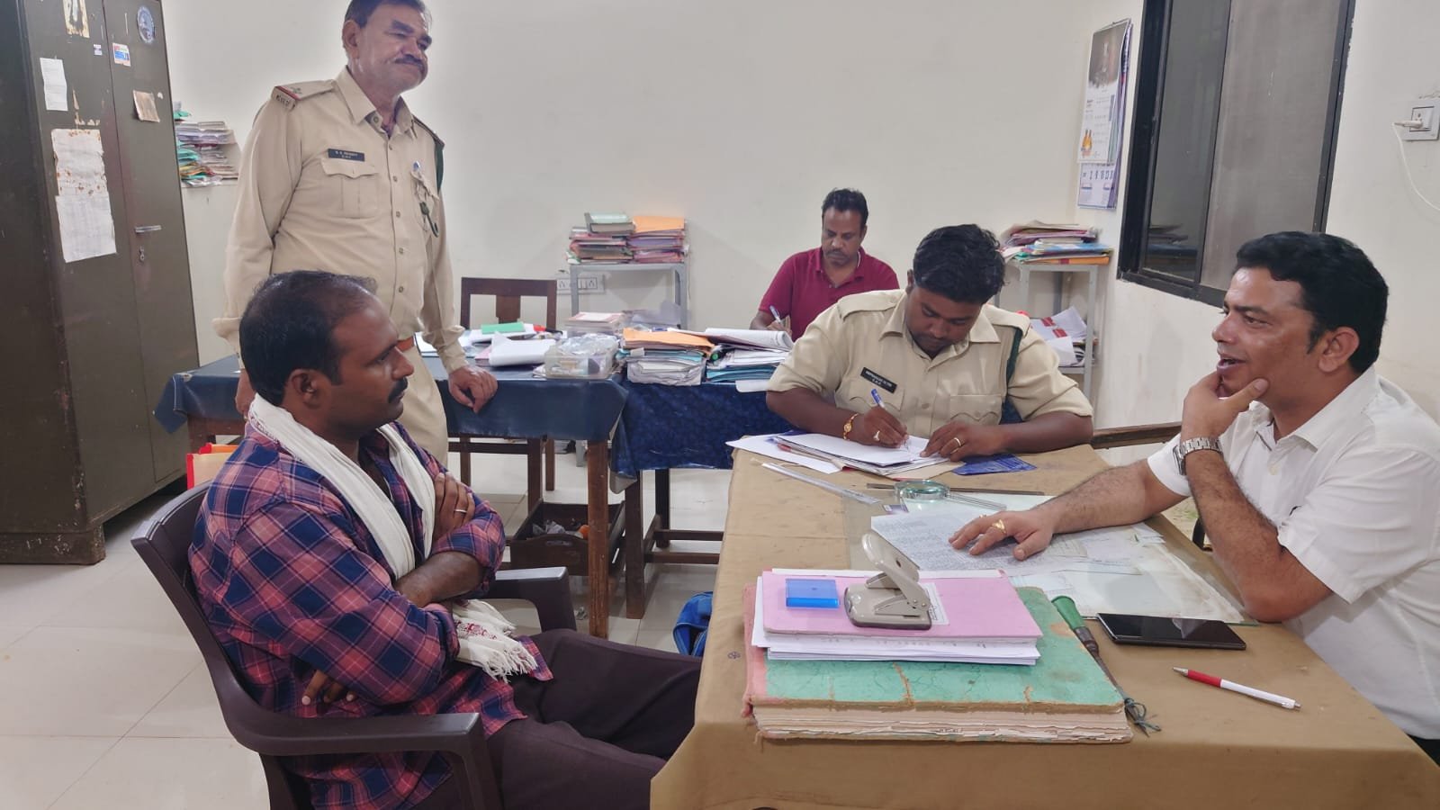 बंदर पर हमला करने वाले आरोपी को गिरफ्तार किया गया‘